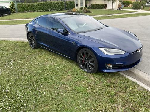 2020 Tesla Model S Performance