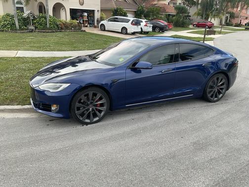 2020 Tesla Model S Performance