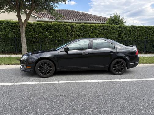 Black 2012 Ford Fusion SEL