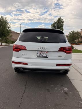 White 2015 Audi Q7 3.0T S line Prestige