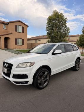 White 2015 Audi Q7 3.0T S line Prestige