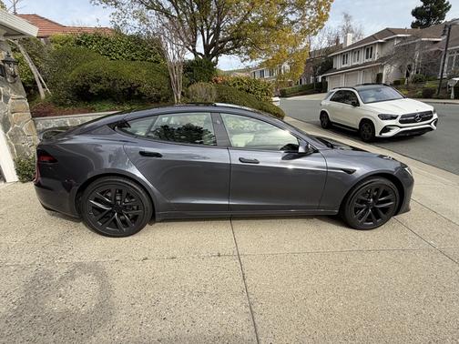 2022 Tesla Model S Plaid