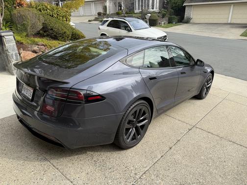 2022 Tesla Model S Plaid