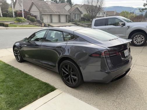 2022 Tesla Model S Plaid