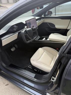 2022 Tesla Model S Plaid