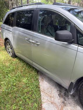 Silver 2011 Honda Odyssey EX-L