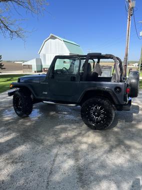 Photo 2 of 7 of 2001 Jeep Wrangler SE