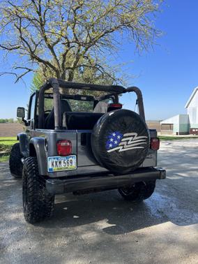 Photo 4 of 7 of 2001 Jeep Wrangler SE