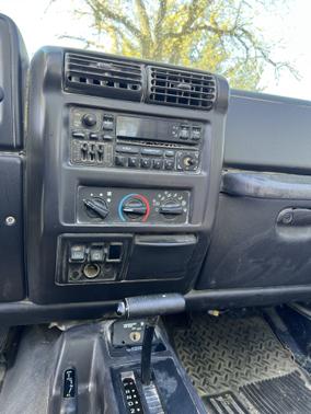 Photo 5 of 7 of 2001 Jeep Wrangler SE