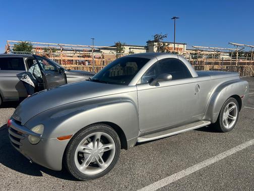 2004 Chevrolet SSR Base