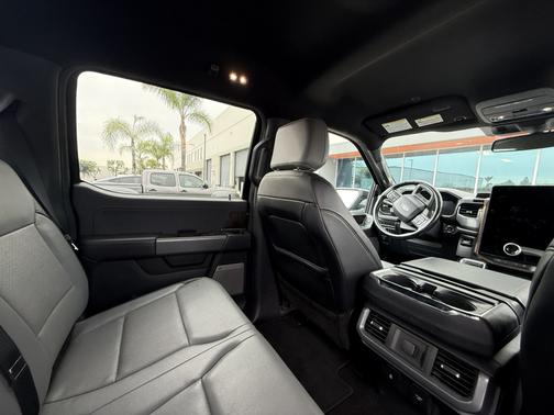 2022 Ford F-150 Lightning LARIAT