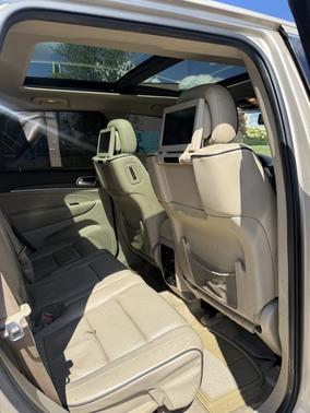Beige 2015 Jeep Grand Cherokee Overland