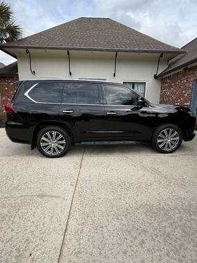 2017 Lexus LX 570 Base