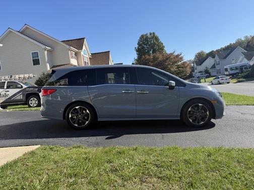 Gray 2023 Honda Odyssey Elite