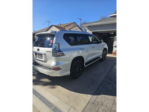 White 2023 Lexus GX 460 Premium