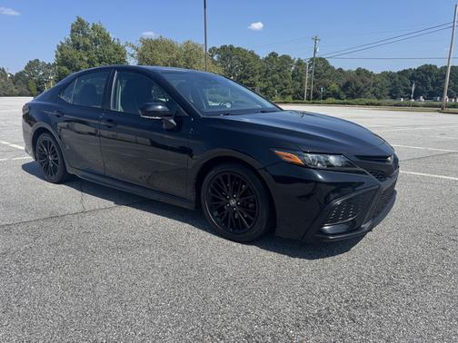 2022 Toyota Camry SE Nightshade