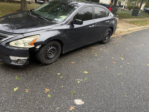 Blue 2014 Nissan Altima 2.5 S
