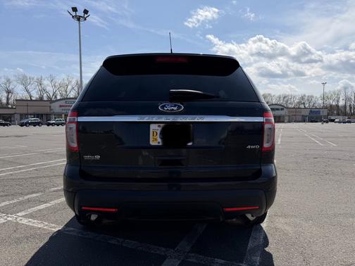 Black 2013 Ford Explorer Base