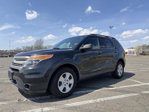 Black 2013 Ford Explorer Base