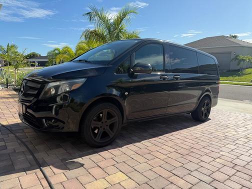 Black 2017 Mercedes-Benz Metris Base