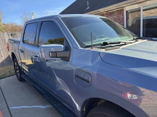 2023 Ford F-150 Lightning LARIAT