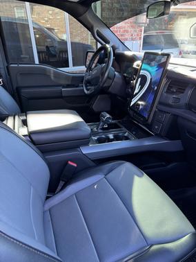 2023 Ford F-150 Lightning LARIAT