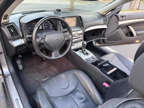 Gray 2010 INFINITI G37 Base