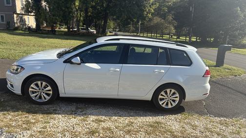 White 2019 Volkswagen Golf SportWagen 1.8T S