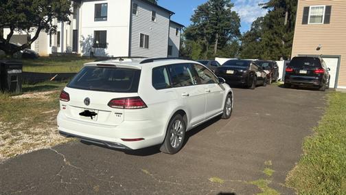 White 2019 Volkswagen Golf SportWagen 1.8T S