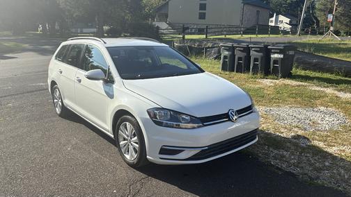 White 2019 Volkswagen Golf SportWagen 1.8T S