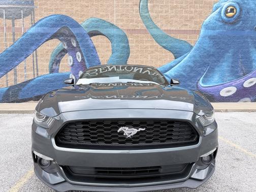 Green 2015 Ford Mustang V6