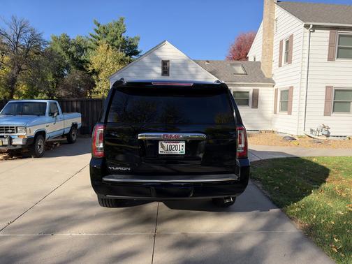 Black 2020 GMC Yukon Denali