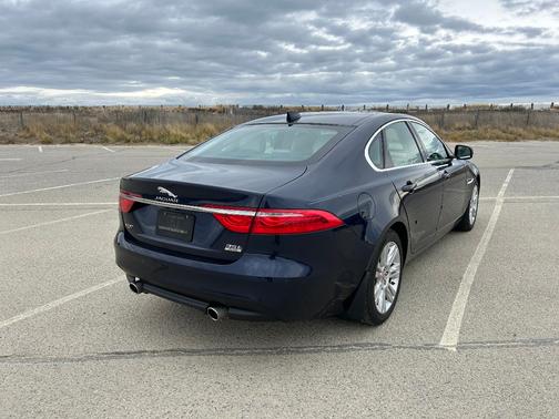 2017 Jaguar XF 35t Premium