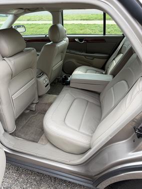 Brown 2004 Cadillac DeVille Base