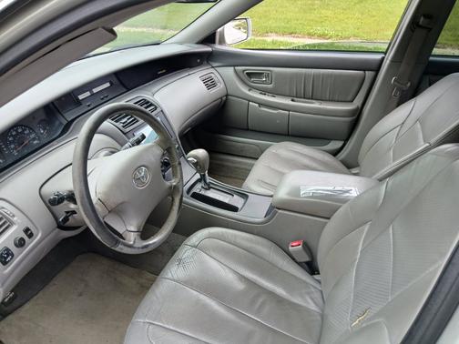 Silver 2004 Toyota Avalon XL
