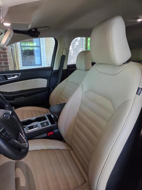 White 2023 Ford Edge SEL