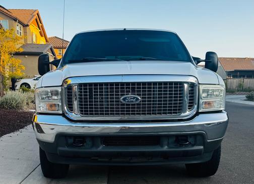 2003 Ford Excursion XLT 4WD
