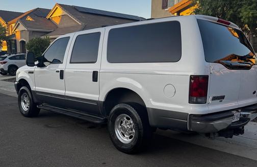 2003 Ford Excursion XLT 4WD