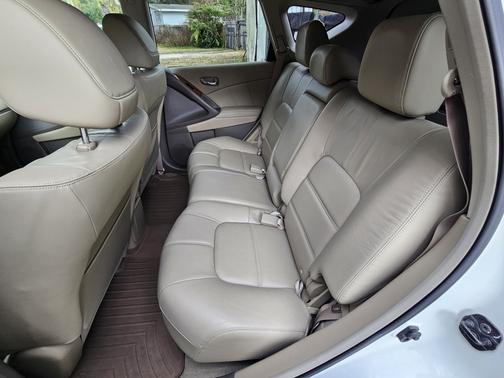 2011 Nissan Murano LE