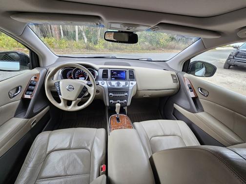 2011 Nissan Murano LE