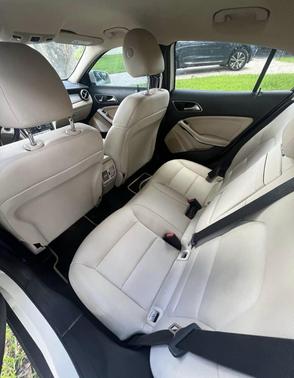 White 2018 Mercedes-Benz GLA 250 Base