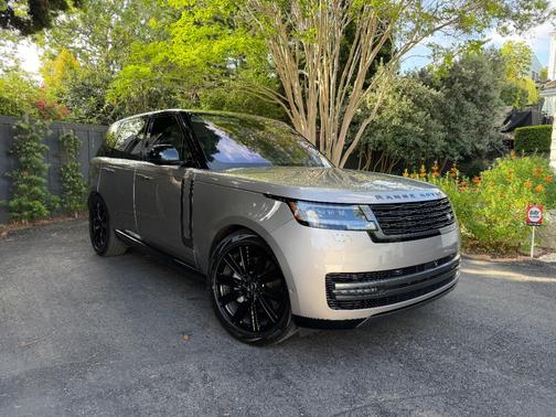 Gold 2023 Land Rover Range Rover P400 SE SWB