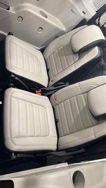 2022 Ford Transit Connect Titanium w/Rear Liftgate
