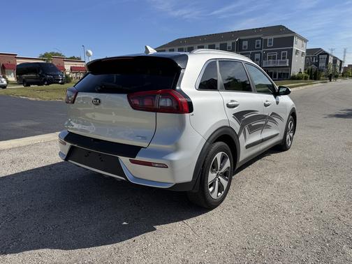 Silver 2017 Kia Niro LX