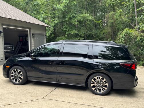 Black 2025 Honda Odyssey Elite