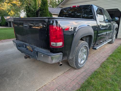 Black 2011 GMC Sierra 1500 SLE