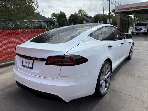 2022 Tesla Model S Long Range