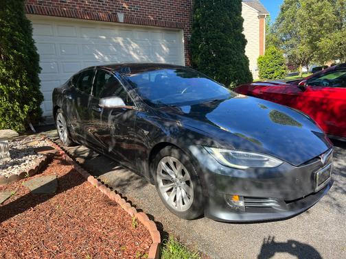 Gray 2018 Tesla Model S 75D