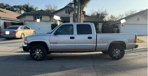 2004 GMC Sierra 2500 SLE Crew Cab