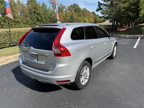 2016 Volvo XC60 T5 Platinum